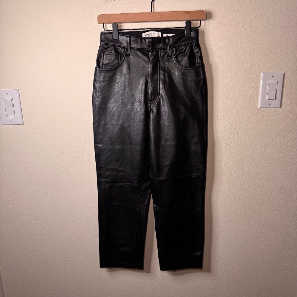Abercrombie & Fitch Ankle Straight Ultra High Rise Vegan Leather Jeans 25 Black